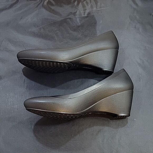 CROCS WOMEN'S LINA WEDGE ROUND TOE SLIP-ON SHOES - Picture 11 of 16